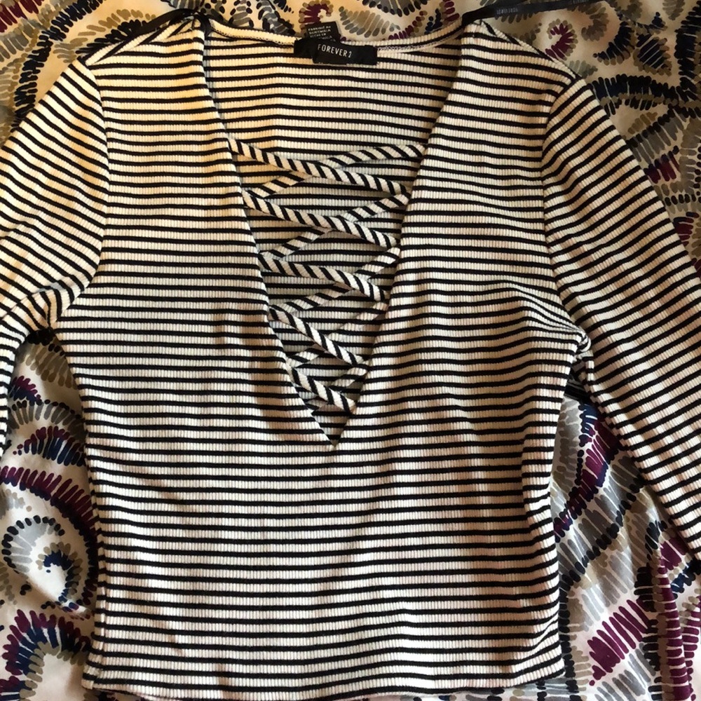 stripped cropped long sleeve top